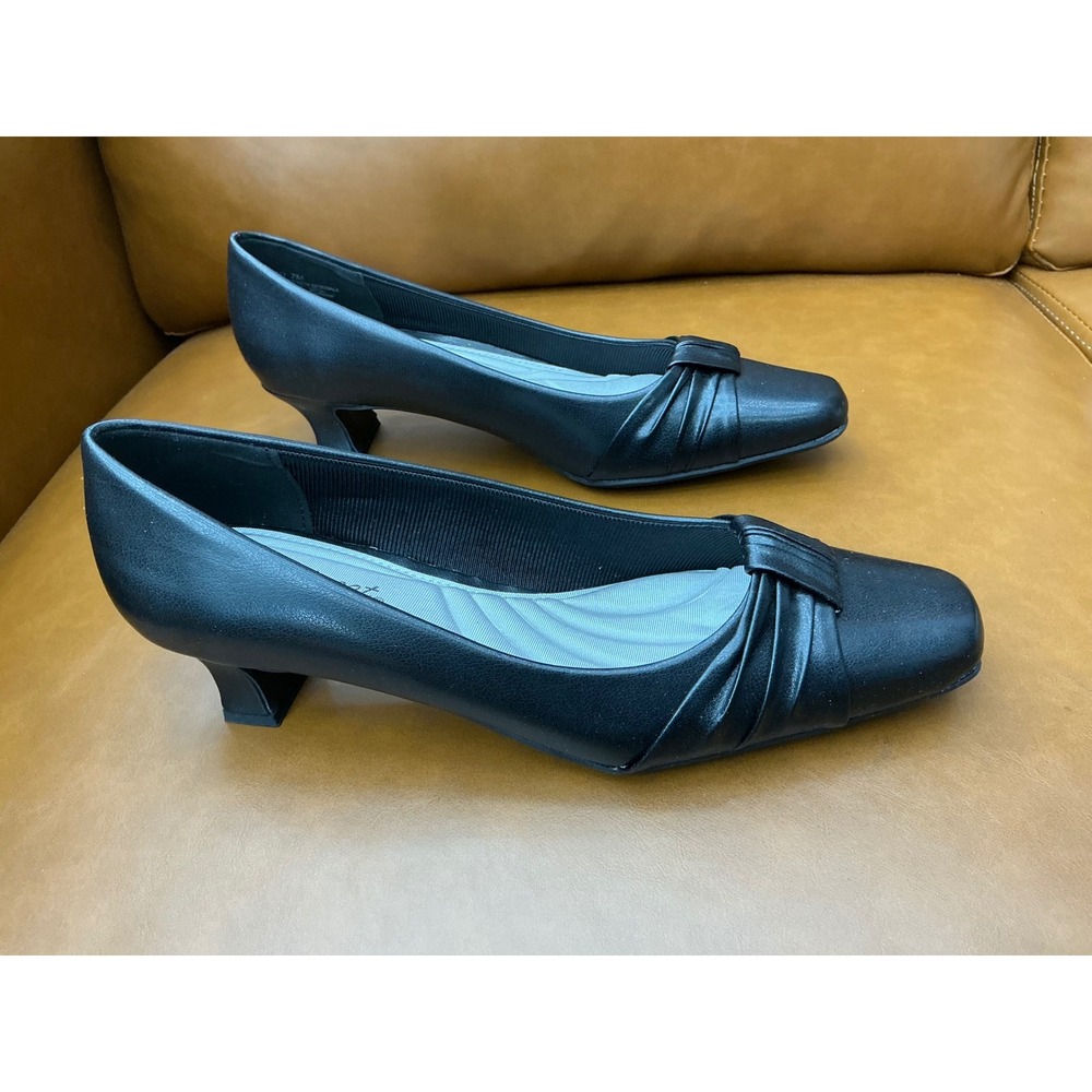 Easy Street Waive Pumps Womens 7M Black Pleated Knot Low‎ Kitten Heel